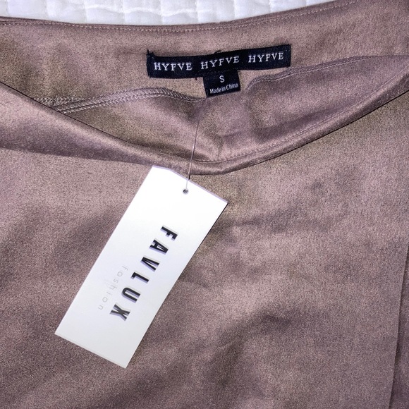 NWT Faux Suede Mini Skirt / skort - Picture 3 of 5